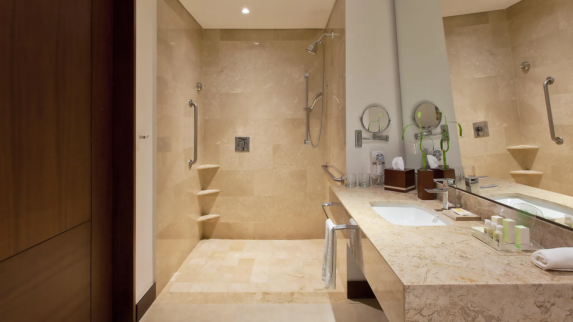 Holiday Inn Cartagena Morros By Ihg Semesteranläggning (resort)